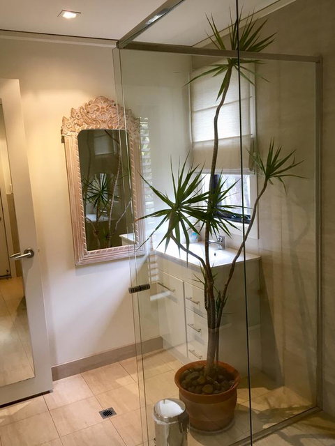DESIGNER'S STUDIO - Accommodation Mooloolaba 14