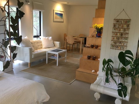 DESIGNER'S STUDIO - Accommodation Mooloolaba 17