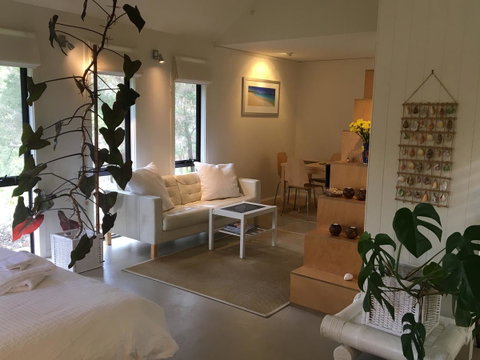 DESIGNER'S STUDIO - Accommodation Mooloolaba 15