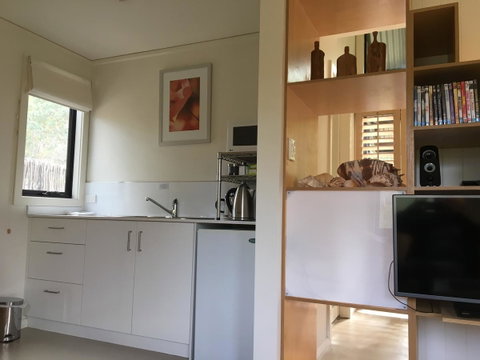 DESIGNER'S STUDIO - Accommodation Mooloolaba 6