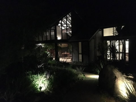 DESIGNER'S STUDIO - Accommodation Mooloolaba 3