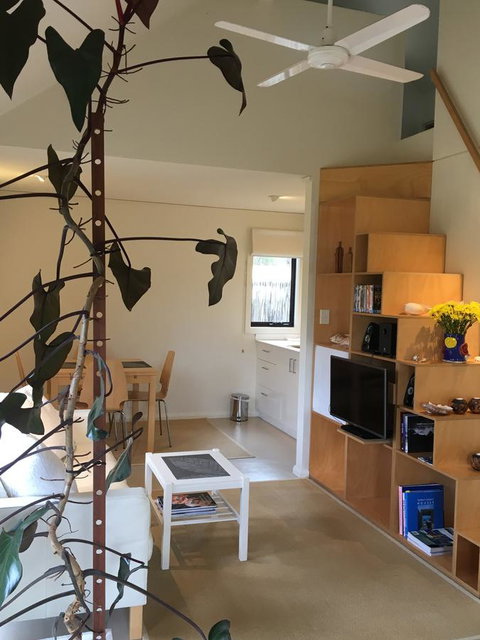 DESIGNER'S STUDIO - Accommodation Mooloolaba 18