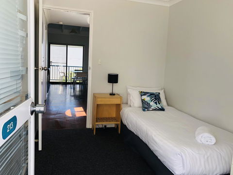 West Beach Lagoon 213 - Corner Unit! - Accommodation Mooloolaba 5