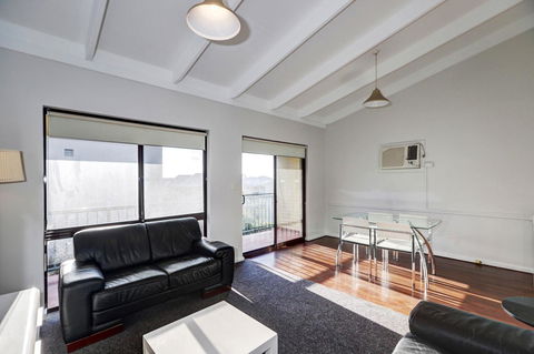 West Beach Lagoon 213 - Corner Unit! - Accommodation Mooloolaba 2