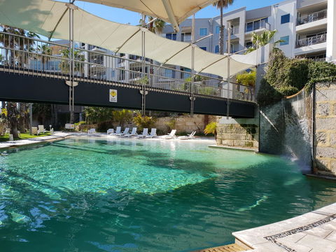 Scarborough - Oceanview 2 Bed, 2 Bathroom Apartment - Accommodation Mooloolaba 9