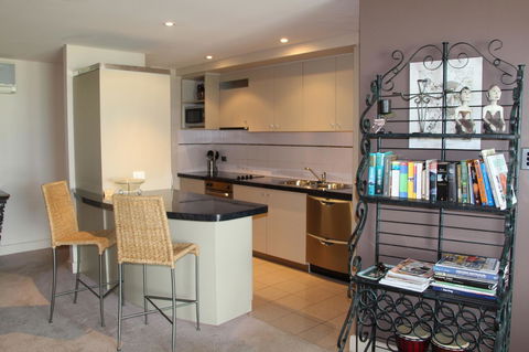 Scarborough - Oceanview 2 Bed, 2 Bathroom Apartment - Accommodation Mooloolaba 11