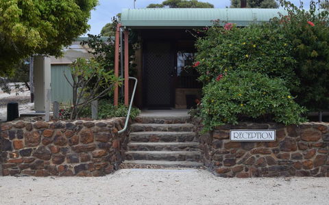 Hopetoun Motel & Chalet Village - Accommodation Mooloolaba 9