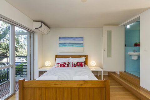 Cottesloe Tree Top Studio - Executive Escapes - Accommodation Mooloolaba 8