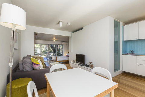 Cottesloe Tree Top Studio - Executive Escapes - Accommodation Mooloolaba 1