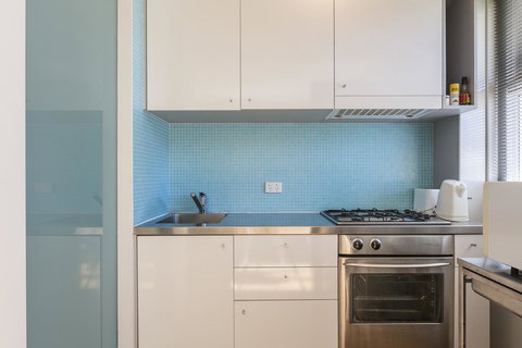 Cottesloe Tree Top Studio - Executive Escapes - Accommodation Mooloolaba 4