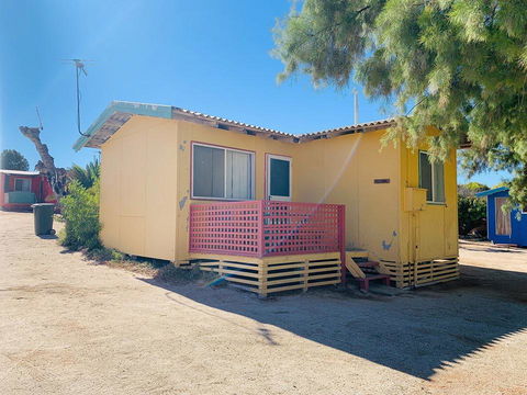 Shark Bay Cottages - Accommodation Mooloolaba 42