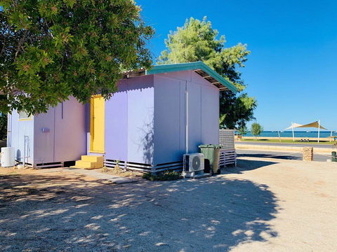 Shark Bay Cottages - Accommodation Mooloolaba 40