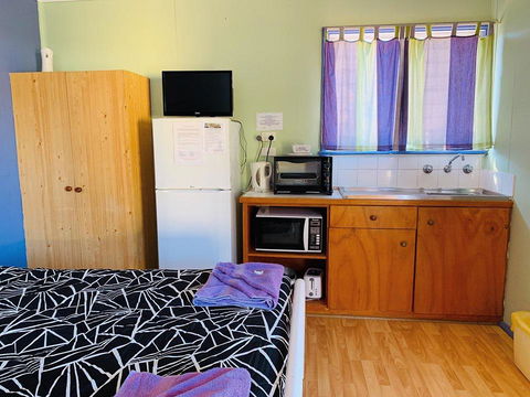 Shark Bay Cottages - Accommodation Mooloolaba 22