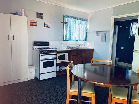 Shark Bay Cottages - Accommodation Mooloolaba 29