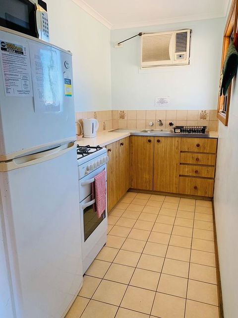 Shark Bay Cottages - Accommodation Mooloolaba 3