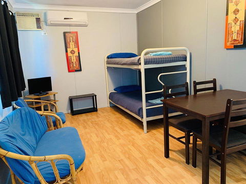 Shark Bay Cottages - Accommodation Mooloolaba 19