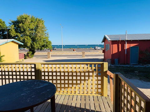 Shark Bay Cottages - Accommodation Mooloolaba 20
