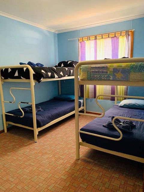 Shark Bay Cottages - Accommodation Mooloolaba 7