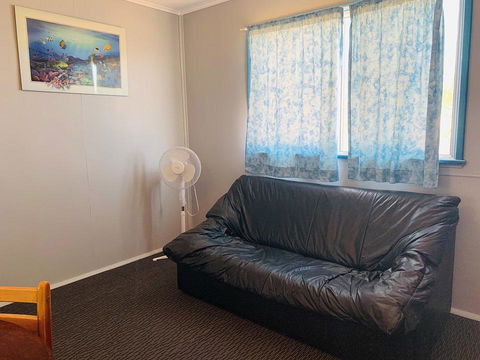 Shark Bay Cottages - Accommodation Mooloolaba 26