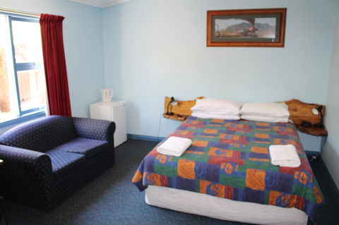 Tullah Lakeside Lodge - Accommodation Mooloolaba 10