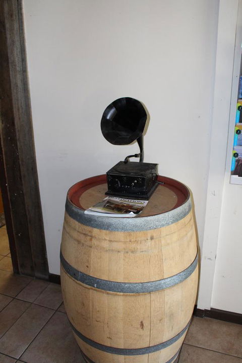 Tullah Lakeside Lodge - Accommodation Mooloolaba 13