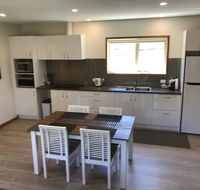 Loma Cottages - Accommodation Mooloolaba