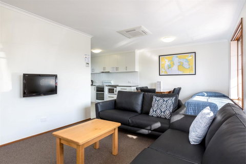 Riverfront Motel & Villas - Accommodation Mooloolaba 17