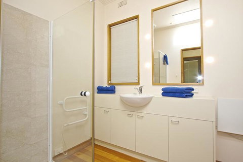 Riverfront Motel & Villas - Accommodation Mooloolaba 2