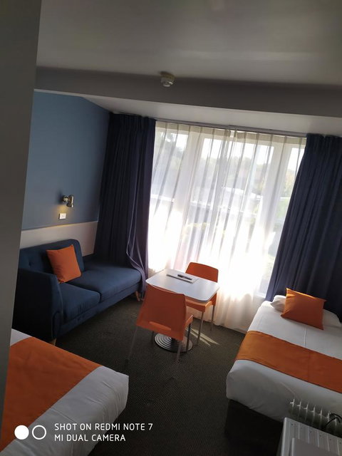 Waterfront Lodge Motel - Accommodation Mooloolaba 6