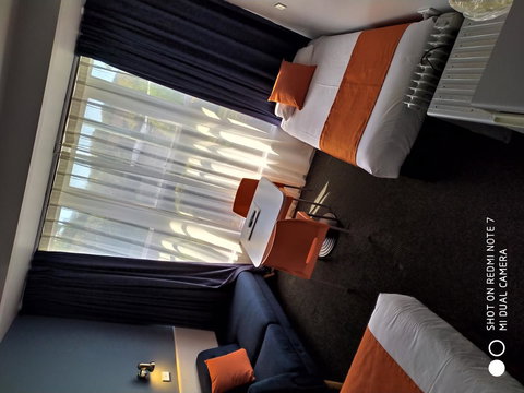 Waterfront Lodge Motel - Accommodation Mooloolaba 5