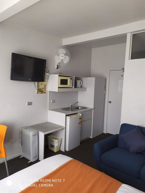 Waterfront Lodge Motel - Accommodation Mooloolaba 14