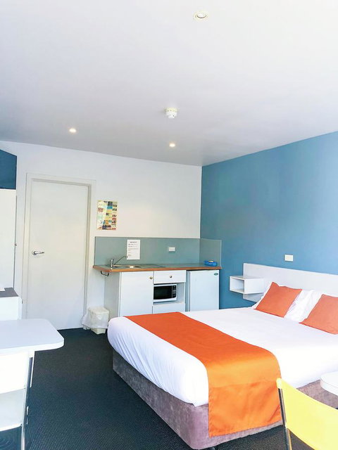 Waterfront Lodge Motel - Accommodation Mooloolaba 11