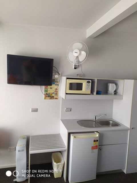 Waterfront Lodge Motel - Accommodation Mooloolaba 3