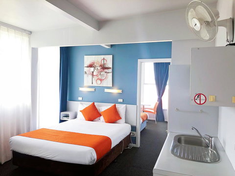 Waterfront Lodge Motel - Accommodation Mooloolaba 8