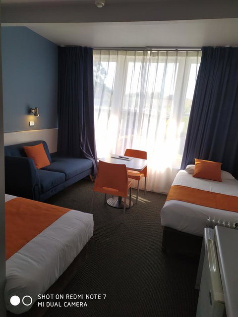 Waterfront Lodge Motel - Accommodation Mooloolaba 2