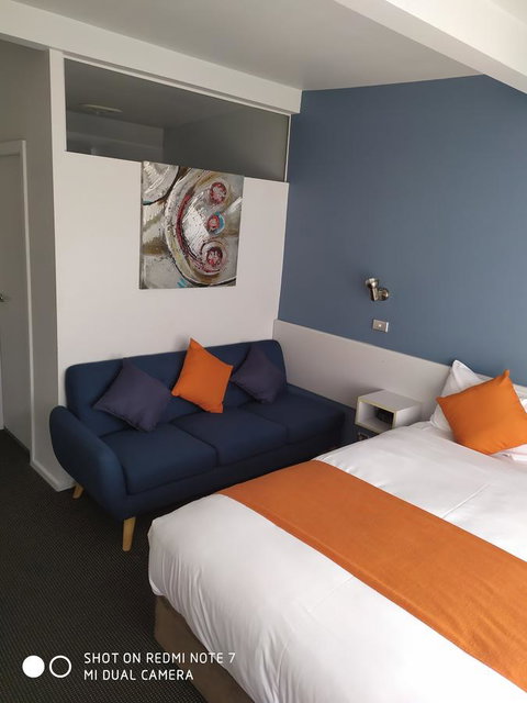 Waterfront Lodge Motel - Accommodation Mooloolaba 13