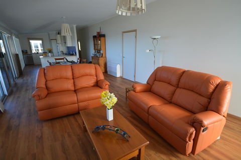 Seascape Beach House - Accommodation Mooloolaba 5