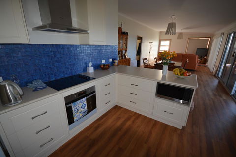 Seascape Beach House - Accommodation Mooloolaba 2