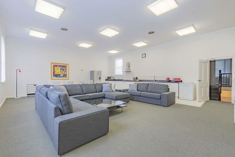 4 Bedroom House - Hobart CBD - Free Parking - Free WIFI - Accommodation Mooloolaba 17