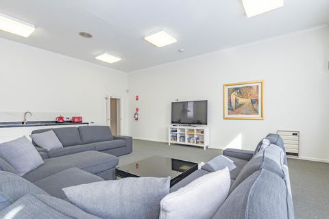 4 Bedroom House - Hobart CBD - Free Parking - Free WIFI - Accommodation Mooloolaba 12
