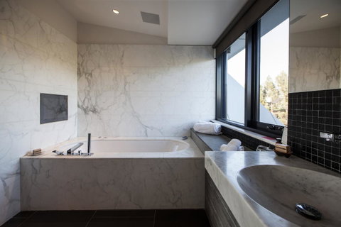 MONA Pavilions - Accommodation Mooloolaba 14