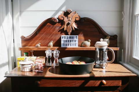 Old White Church Bed & Breakfast - Accommodation Mooloolaba 11