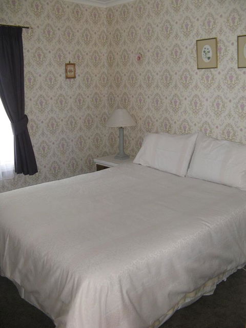 The Grove Cottages - Accommodation Mooloolaba 2