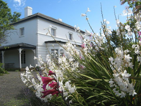 The Grove Cottages - Accommodation Mooloolaba 0