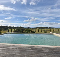 Noble Willow Estate Lovedale. Super Spacious with views and pool - Accommodation Mooloolaba