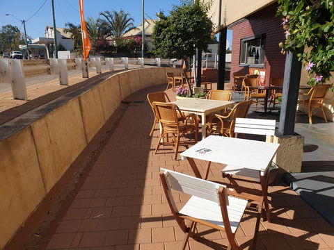 Northampton Motor Hotel - Accommodation Mooloolaba 2