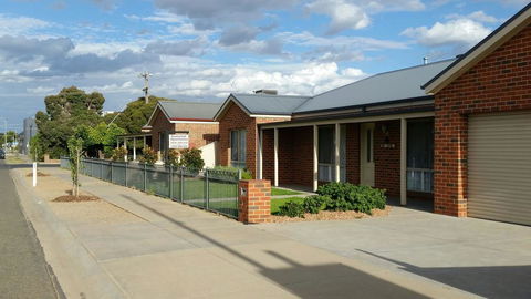 Numurkah Apartments - The Saxton - Accommodation Mooloolaba 0