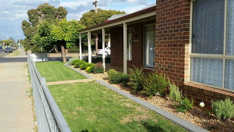 Numurkah Self Contained Apartments - The Mieklejohn - Accommodation Mooloolaba 2