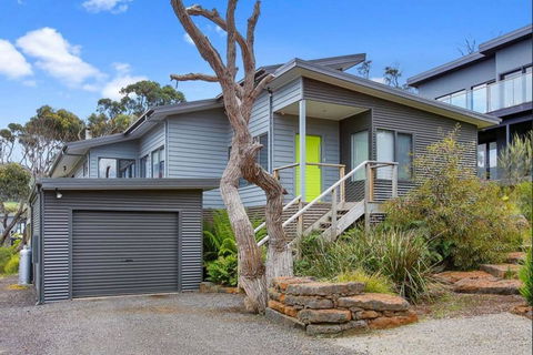 OCEAN ESCAPE - The Ultimate Luxury Beach House - Accommodation Mooloolaba 1