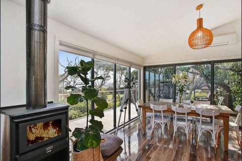 OCEAN ESCAPE - The Ultimate Luxury Beach House - Accommodation Mooloolaba 0